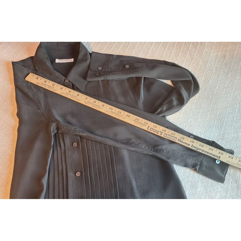 Equipment Femme XS 100% Silk Black Pintuck Button Down Blouse Top Soft Signature - Picture 9 of 10